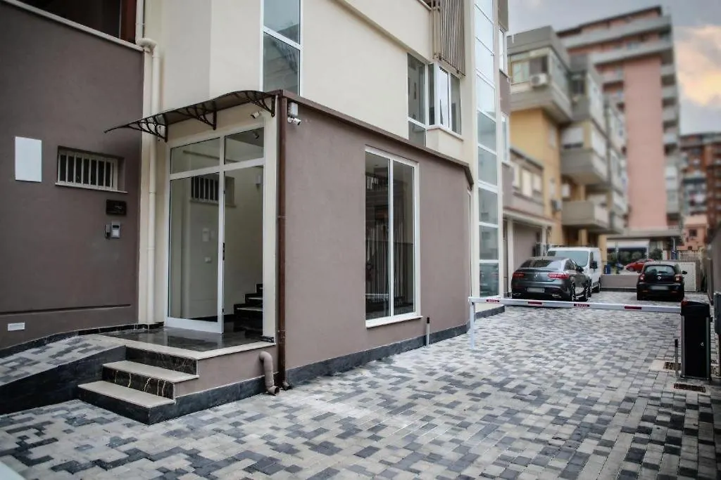 King'S House Apartments Palerme 0*,